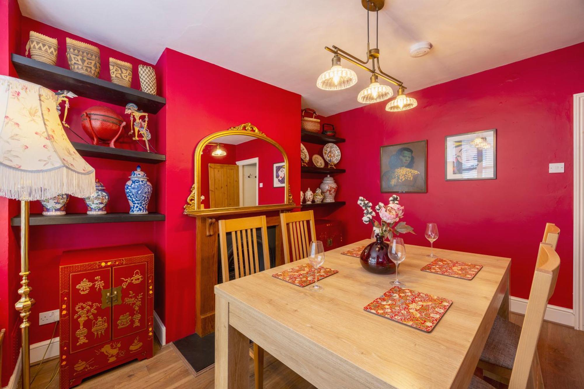 Centre Luxury House - Garden Oasis, Kingsize Beds